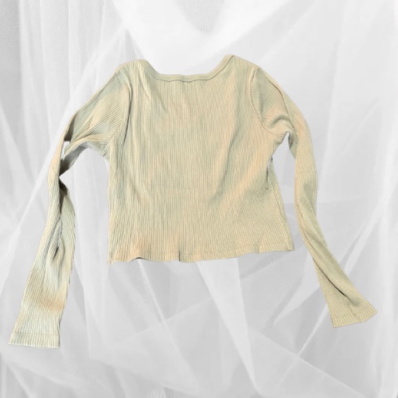 Olive green button-down long sleeved top - Picture 2 of 3